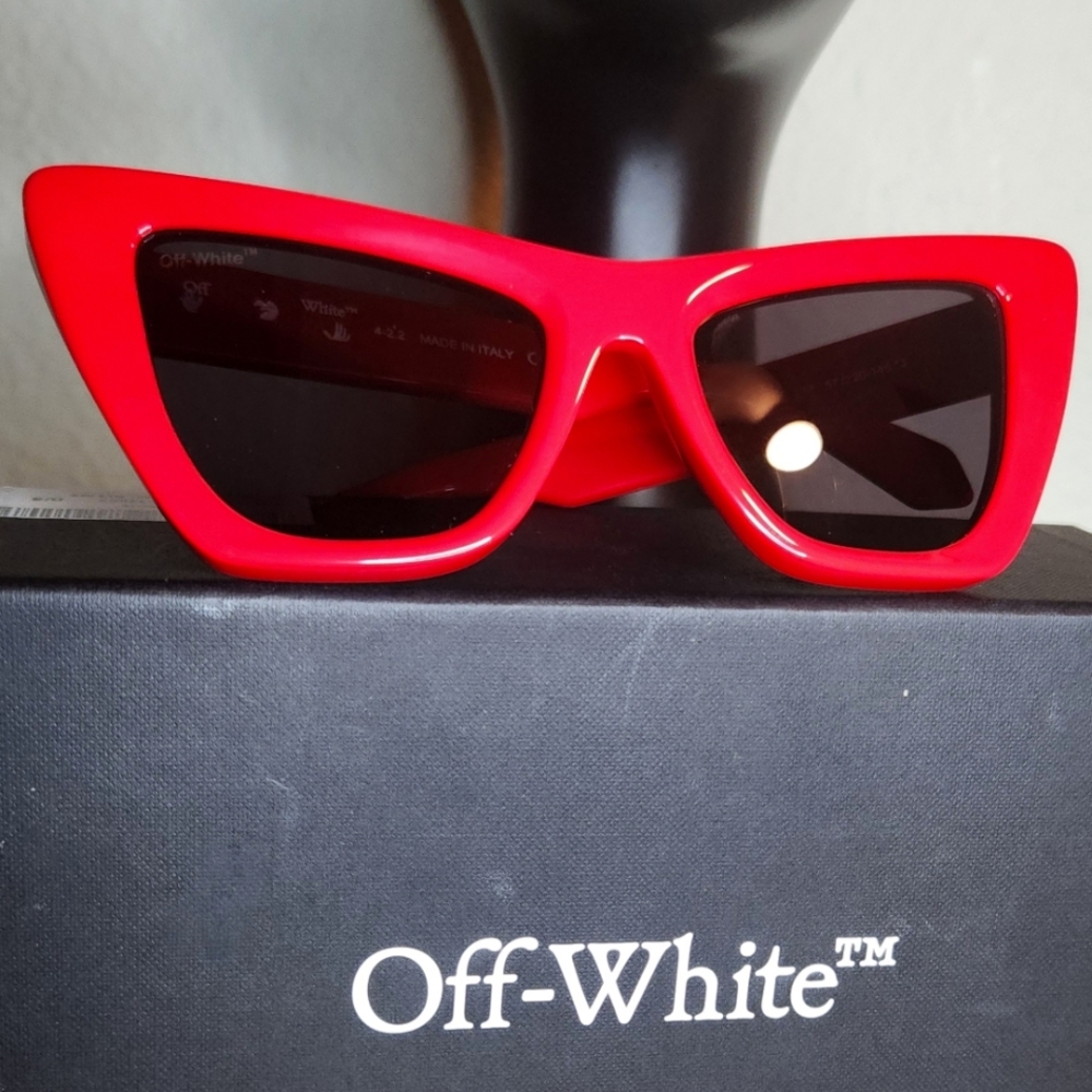 Off-White Vibrant Red Cat-Eye Sunglasses